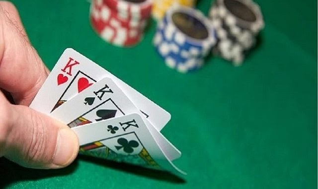 Bài Liêng còn được gọi với cái tên khác là "Cào Rùa"